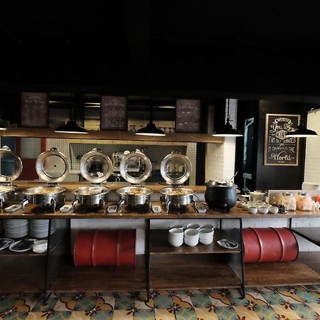 Namin Dago Hotel Бандунг Экстерьер фото
