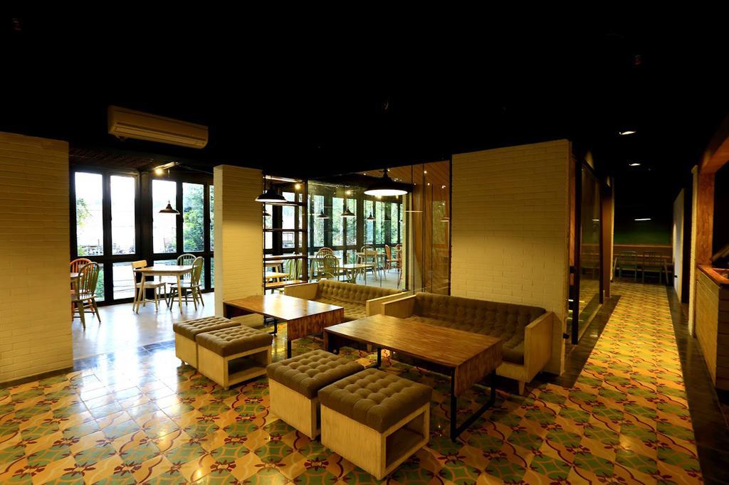 Namin Dago Hotel Бандунг Экстерьер фото