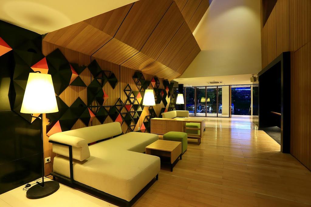 Namin Dago Hotel Бандунг Экстерьер фото